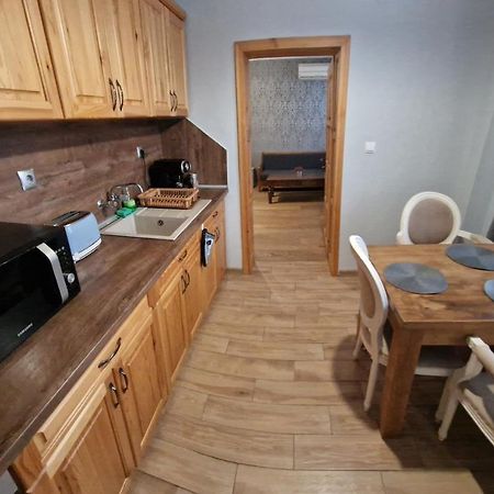 Апартамент Барок 2 Loveci Exterior foto